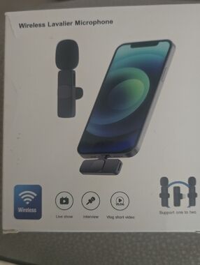 Wireless Black Lavalier Microphone for Cell Phones